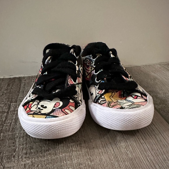 Disney Parks MICKEY MOUSE Comic Print Children Shoes 5/6 - Picture 4 of 6